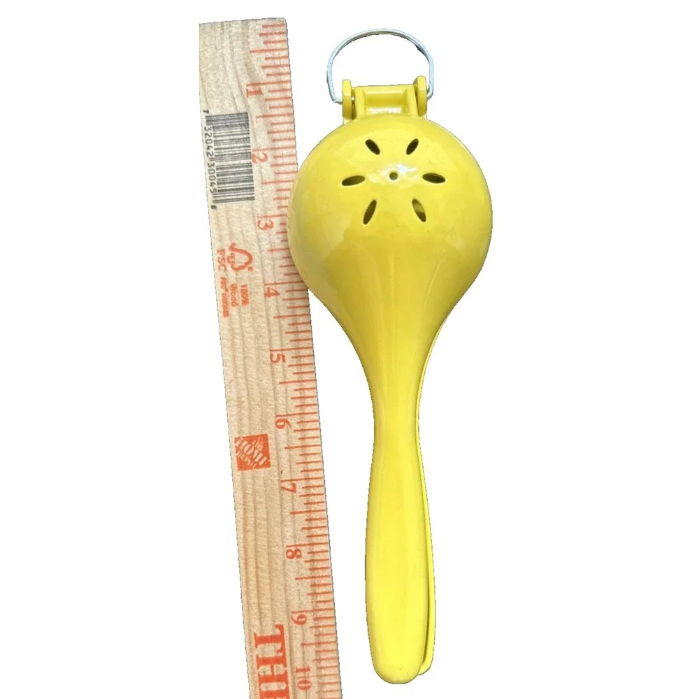 IMUSA Manual Lime & Lemon Squeezer, Citrus Juicer, Yellow – Max Juice Extraction